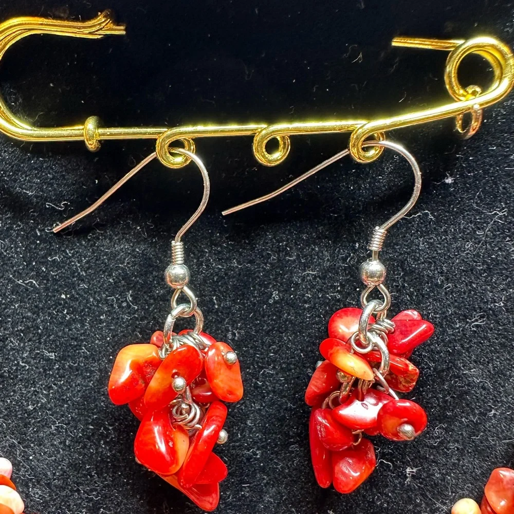 Branch Coral Chip Necklace With Matching Earrings - Picture 3 of 3
